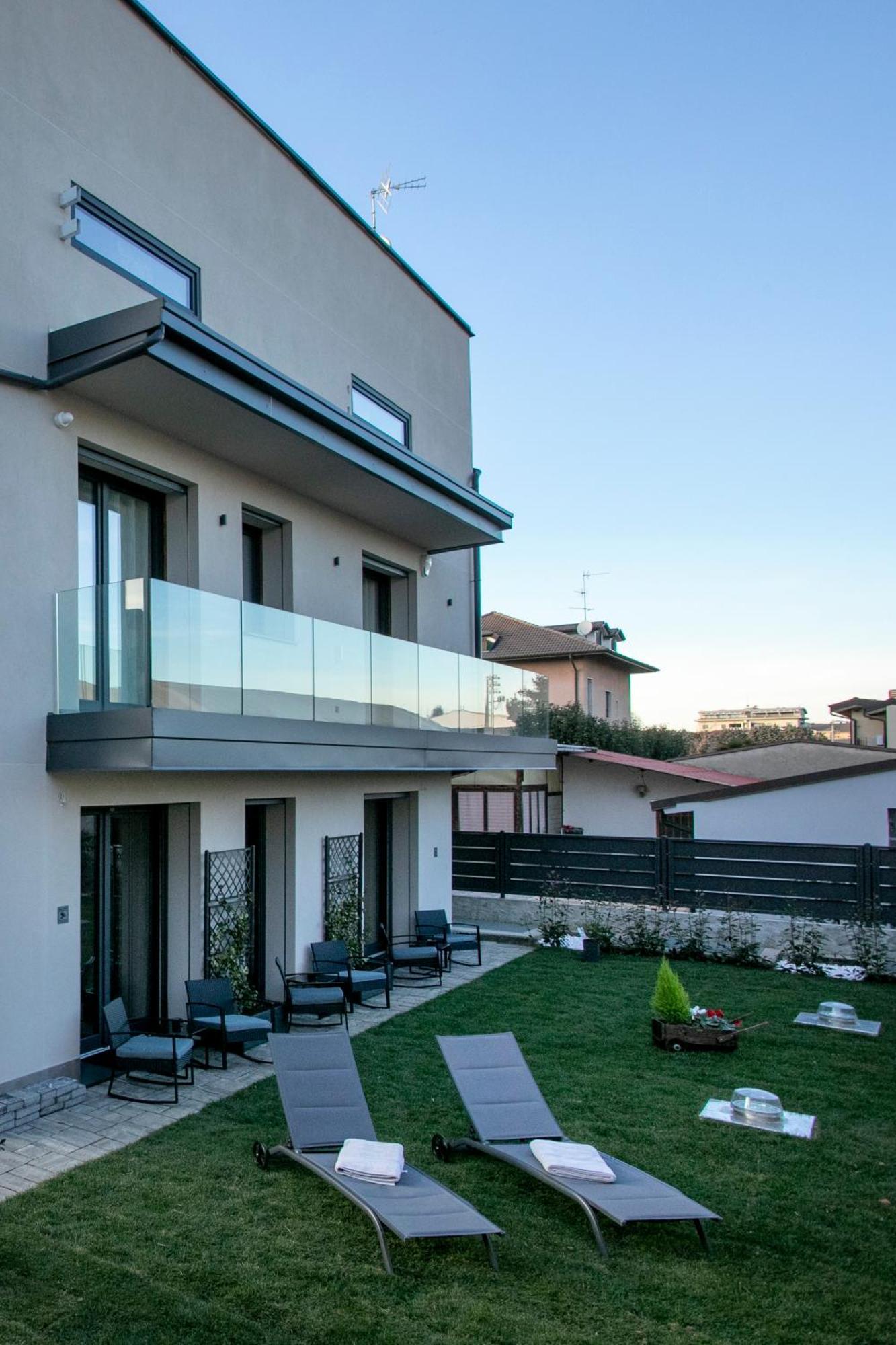 Villa Gio'S Монца Экстерьер фото